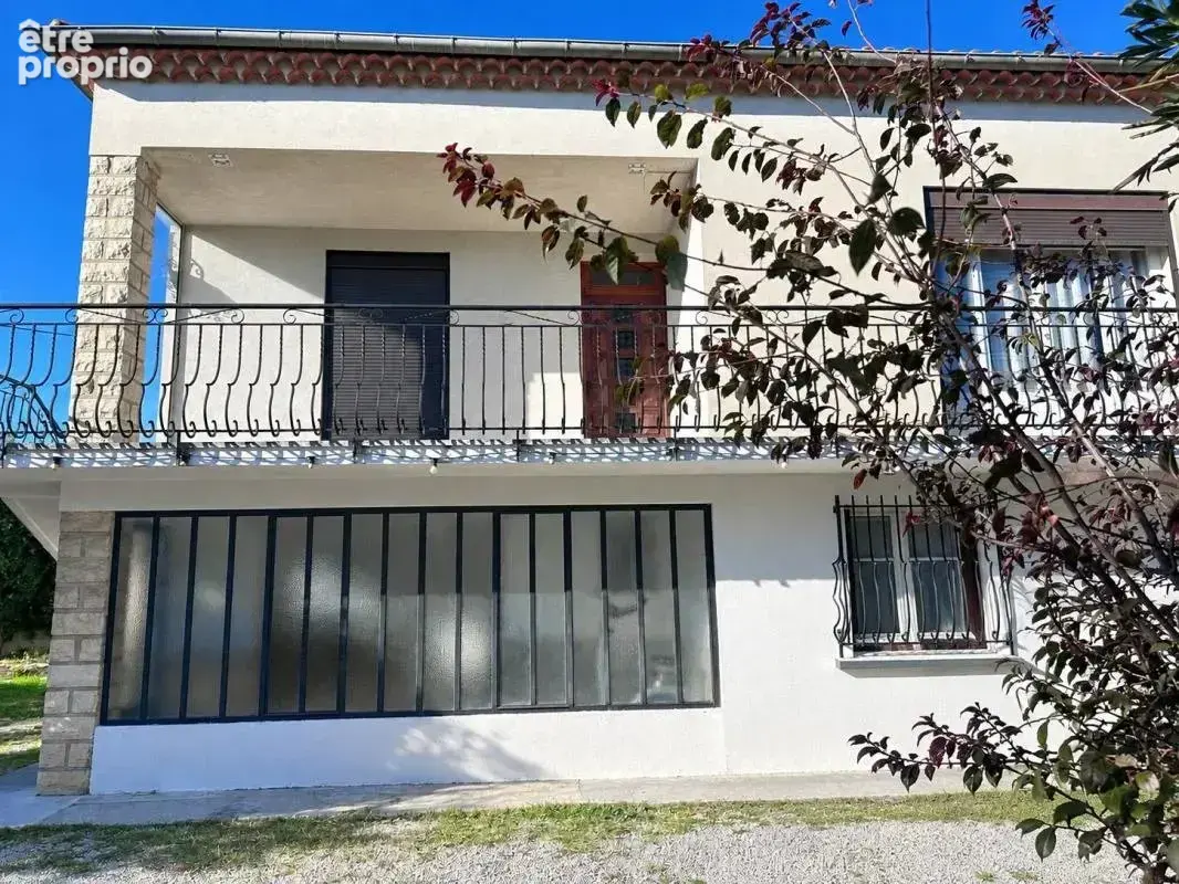 Maison de 160 m2 avec jardin de 844m2 au calme À Vendre - photo 2