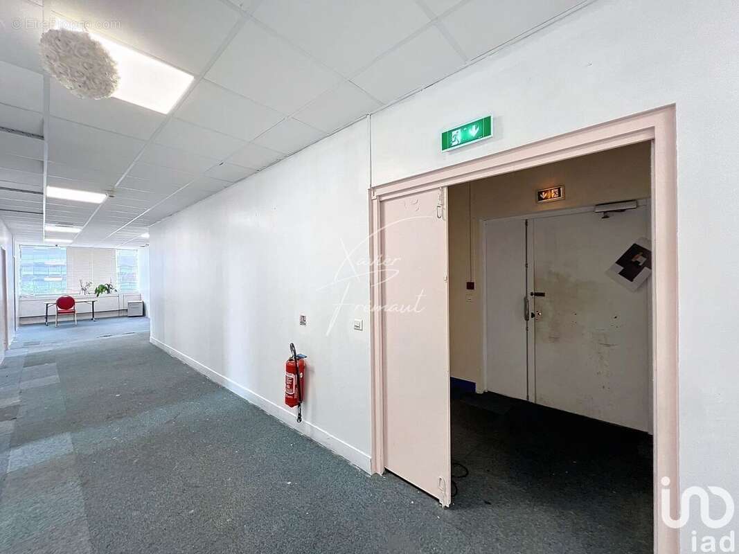 Photo 7 - Commerce à CERGY