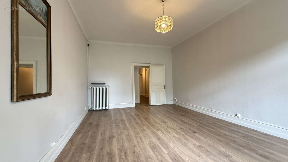 Appartement T3 face au parc des Sources avec balcon et ascenseur - photo 11