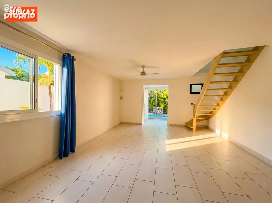 Maison 5 pièces 125 m² à vendre à Saint-Pierre (97410) - photo 3
