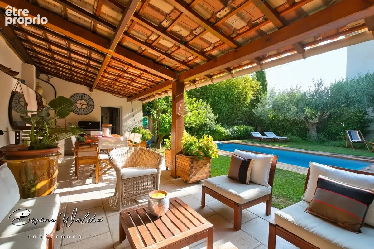 Maison de charme - T6 à vendre avec jardin, piscine, garage et atelier à Istres ( 13) - photo 2