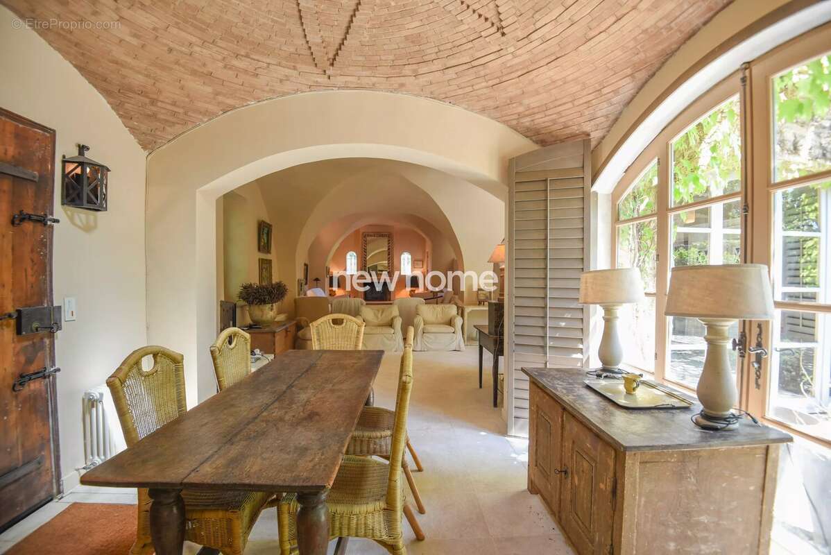 Maison à LORGUES