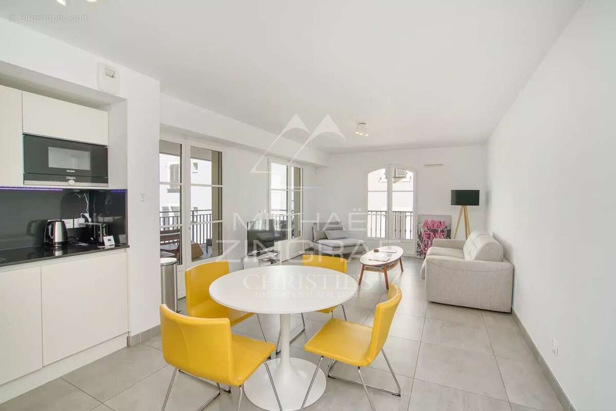 Appartement à SAINT-TROPEZ