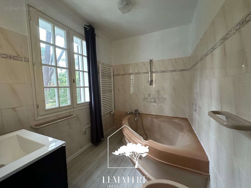 Maison à LES MATHES