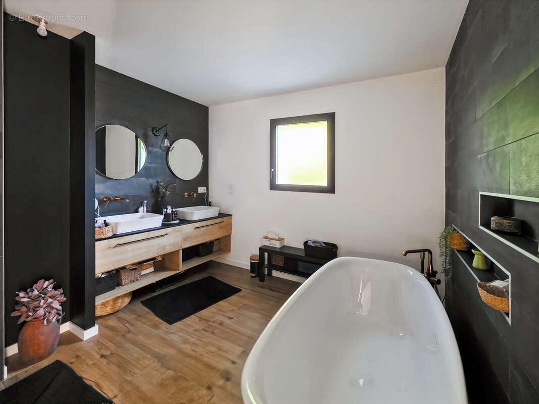 Villa contemporaine avec 5 chambres et piscine. - photo 24