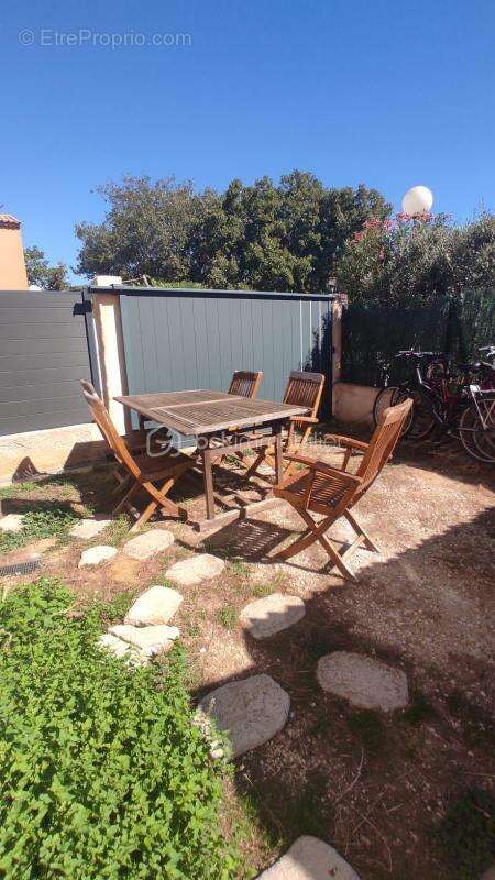 Sanary - maison - double sejour - 3 chambres - photo 4