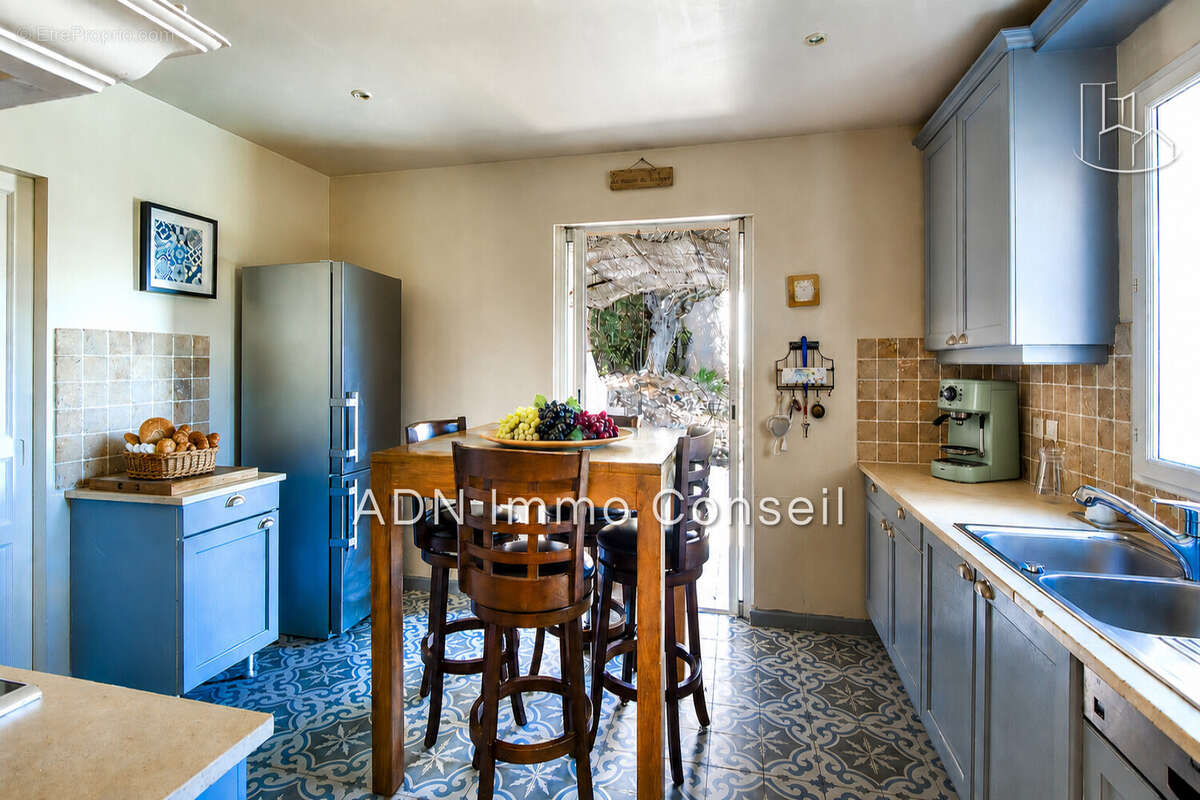 Maison 162 m² à Mallemort  - photo 7