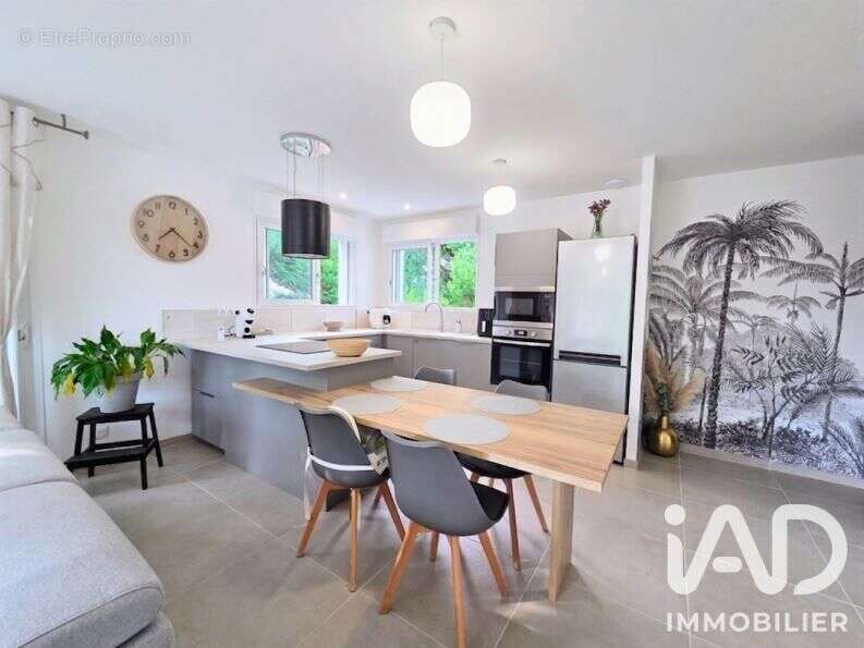 Maison 91 m² à Le Chay  - photo 3