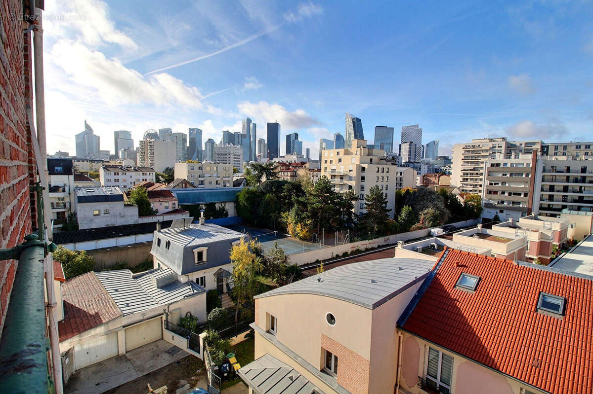 Appartement à COURBEVOIE