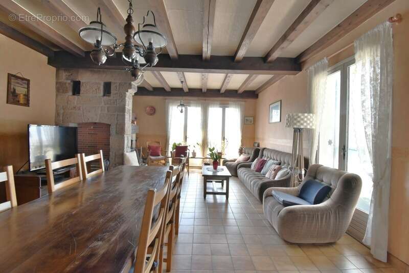 Maison à SAINT-AGREVE