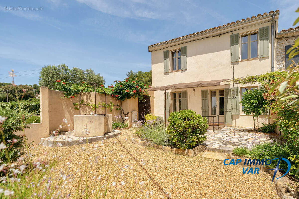 Maison 205 m² à La Cadiere-D'azur  - photo 3