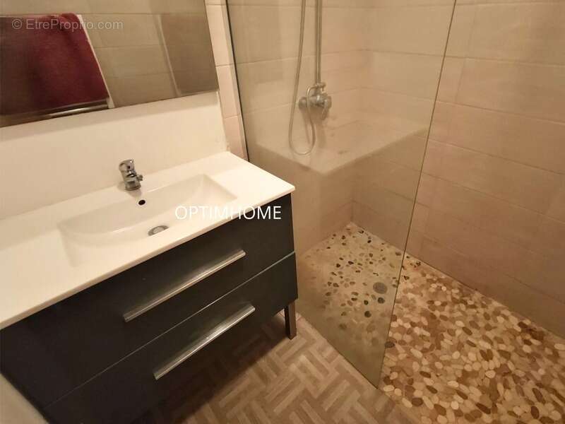 Maison familiale 171 m² avec logement indépendant – Terrain 2 200 m² – Saint-Laurent-de-la-Prée - photo 6