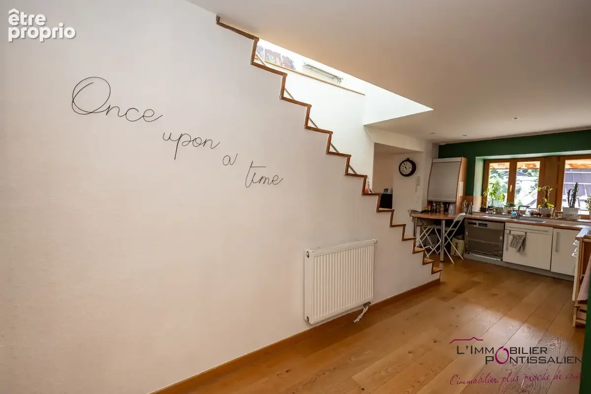Appartement T6 d'exception à ROCHEJEAN  Standing, volumes et confort. - photo 16