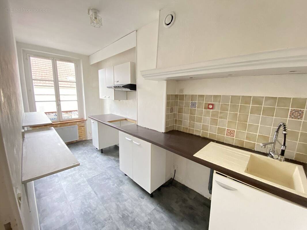 Appartement à NANTEUIL-LES-MEAUX