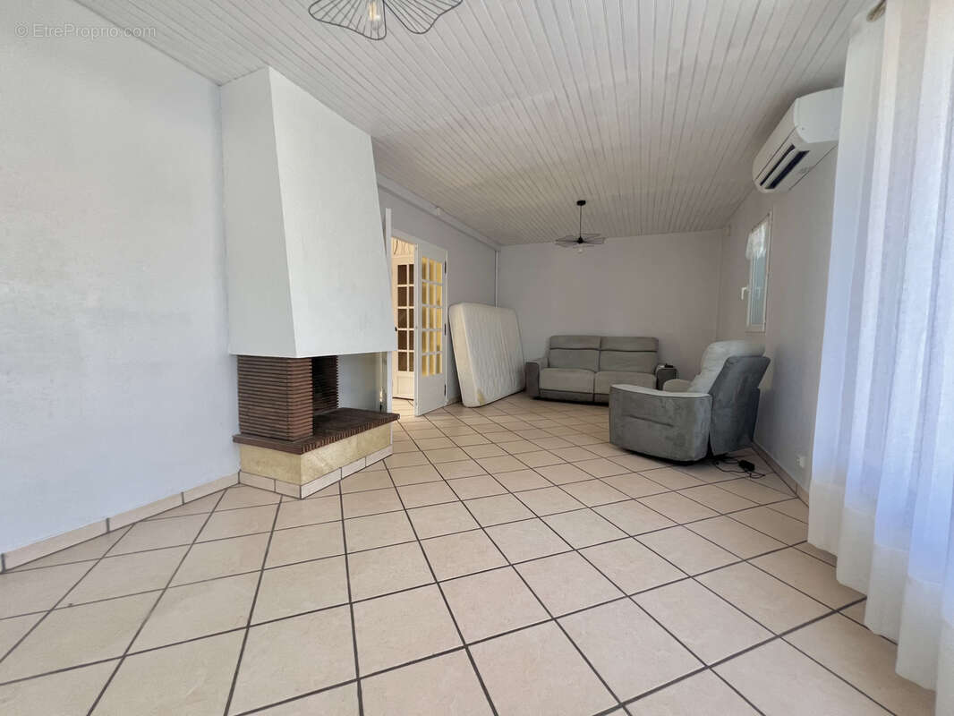 Au coeur du village de communay - villa  - 3 chambres - photo 5