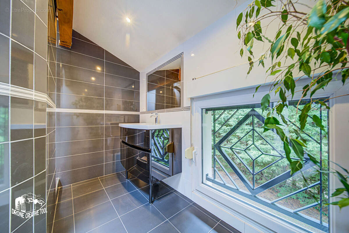 Maison à COIN-LES-CUVRY