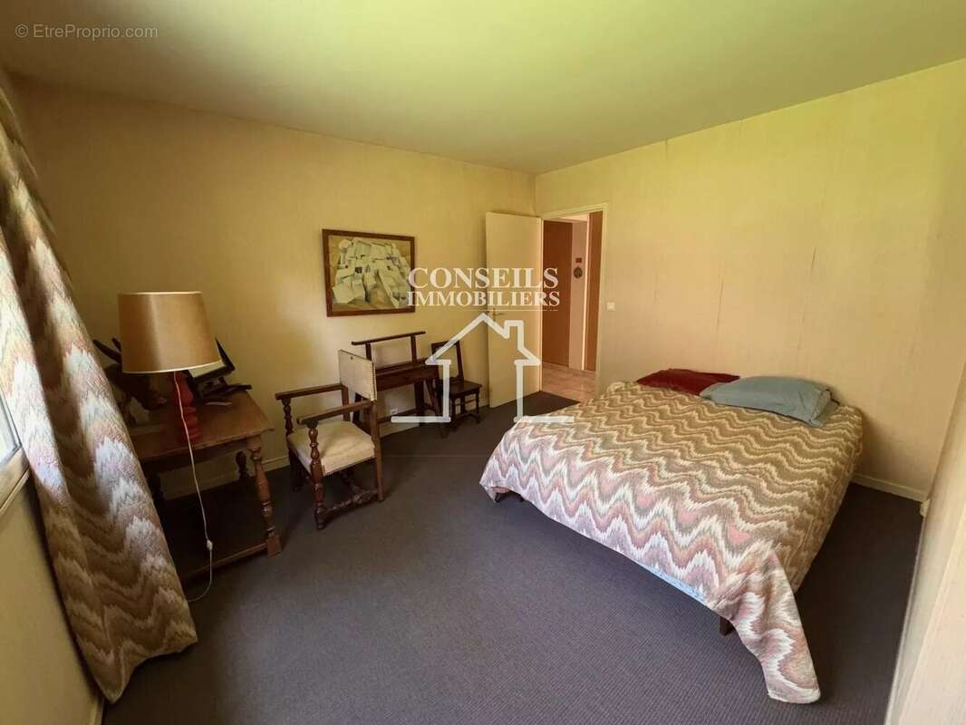 Maison à SAINT-JULIEN-DU-SAULT