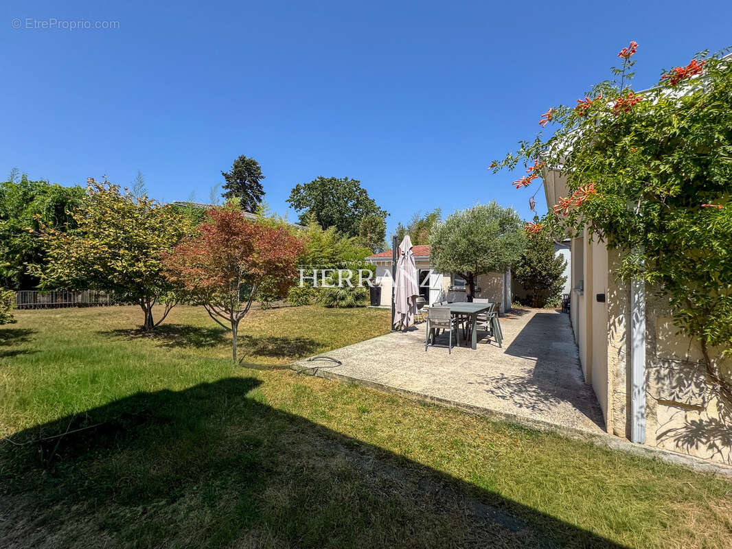 Maison à PESSAC