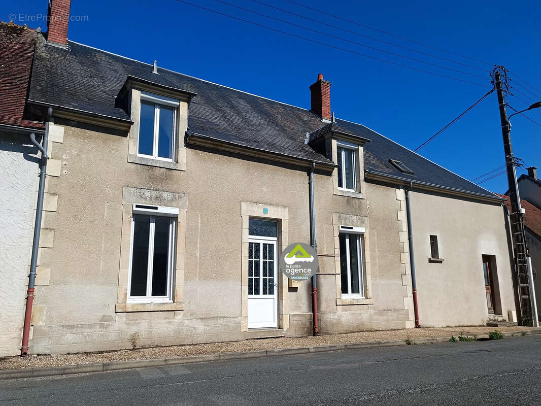 Maison à SANCERGUES