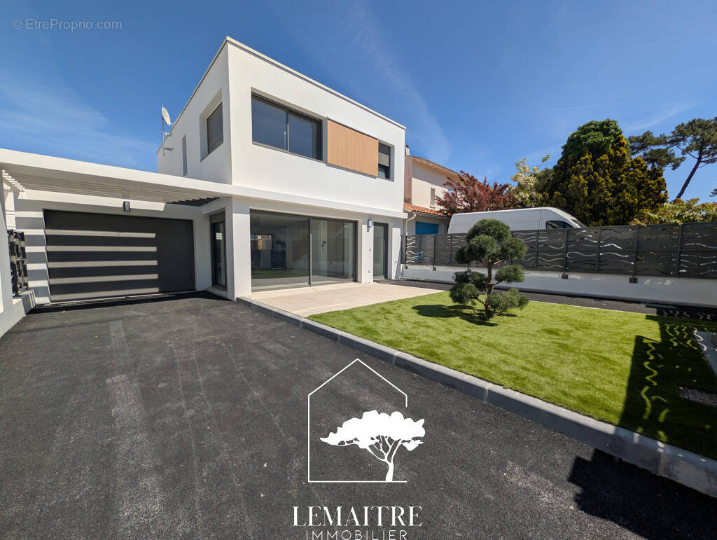 Maison à LES MATHES