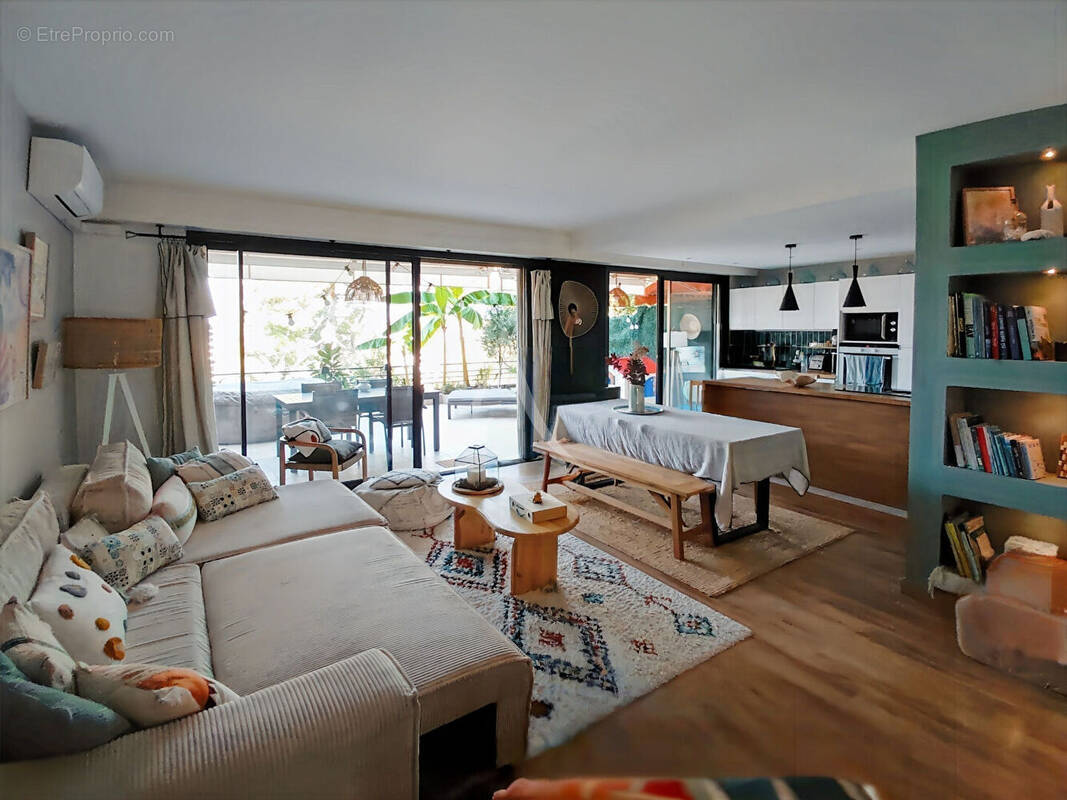 Appartement à LE CANNET