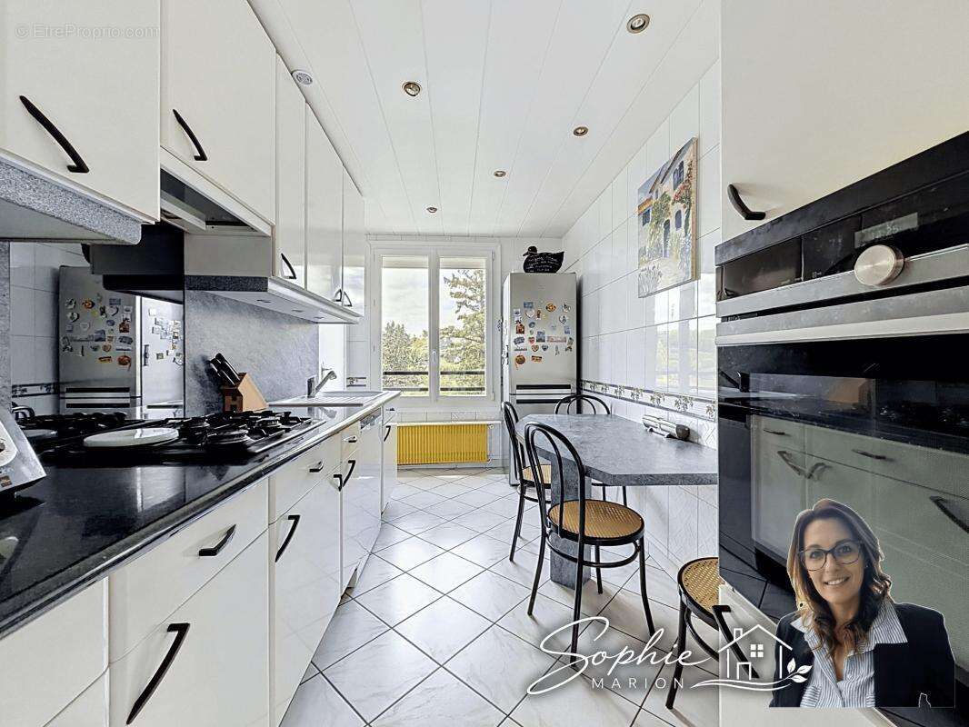 Appartement à SAINT-GENIS-LAVAL