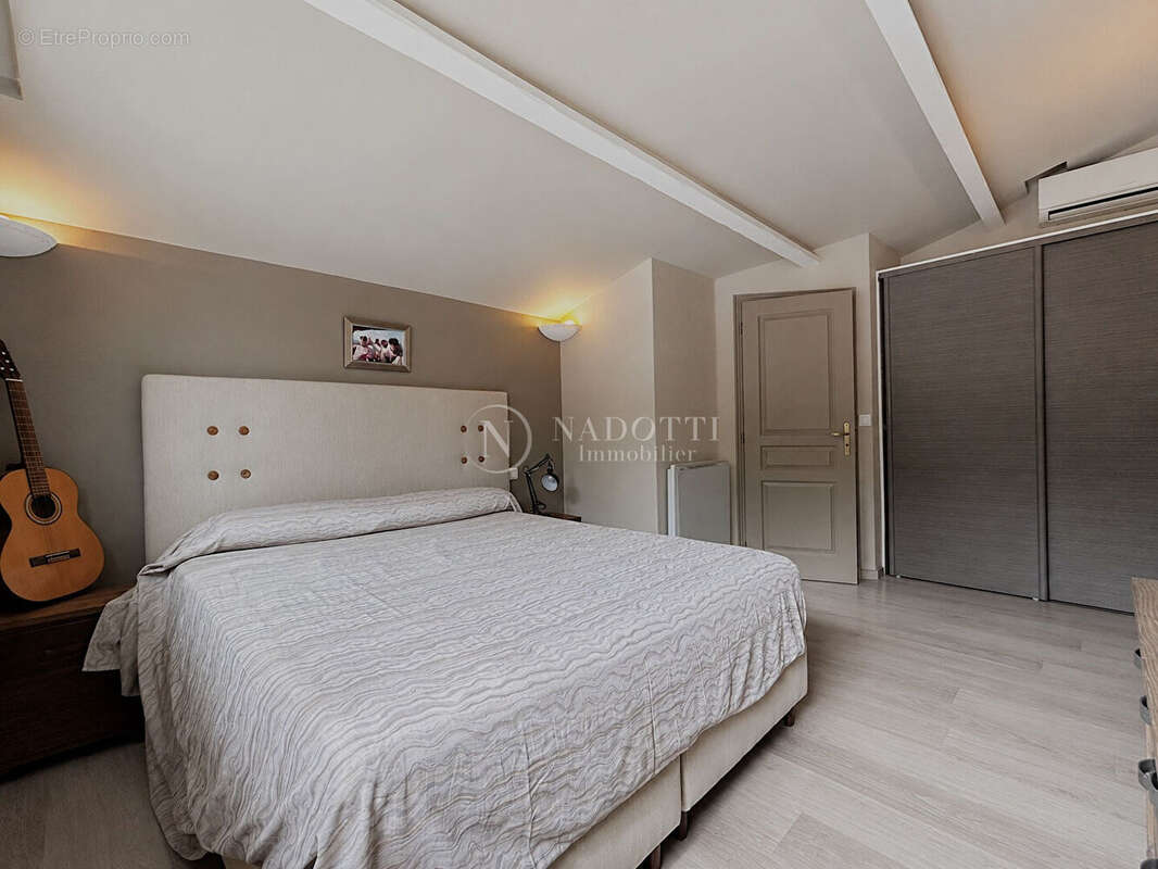 Caumont sur Durance - Superbe Villa  en colline  de 230 m2 avec piscine - photo 10