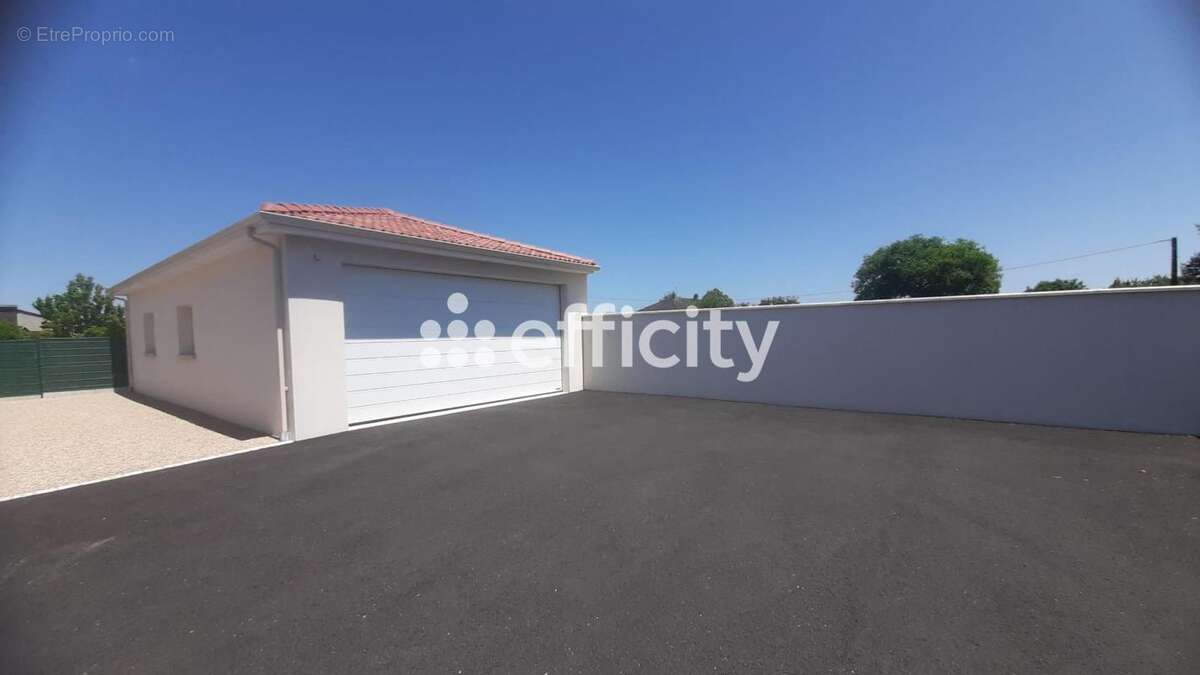 Maison à SAINT-JUNIEN