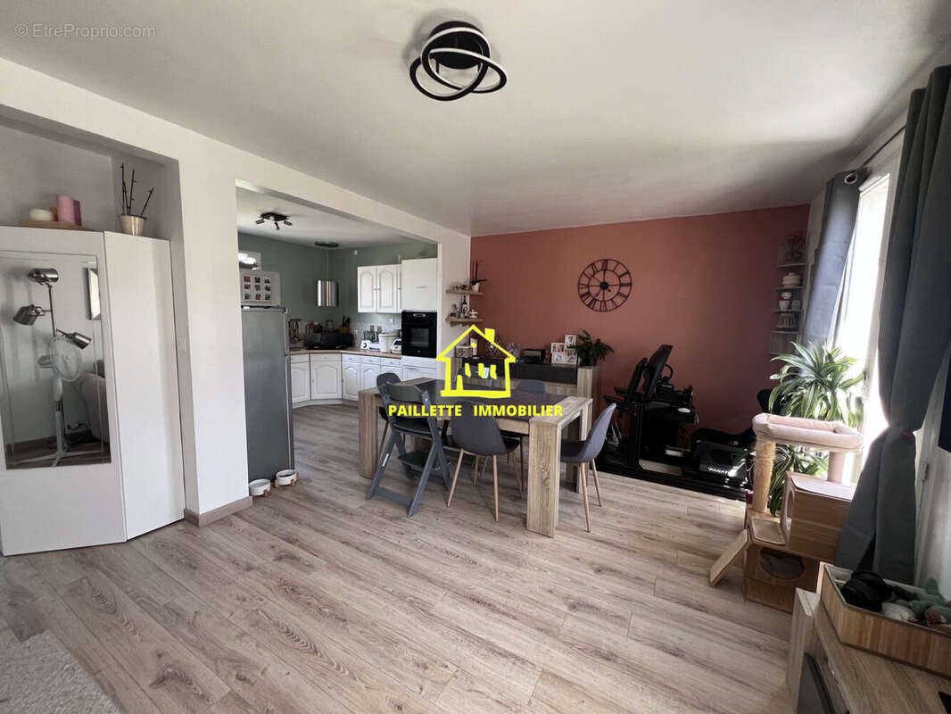 Maison 93 m² à Saint-Arnoult  - photo 2