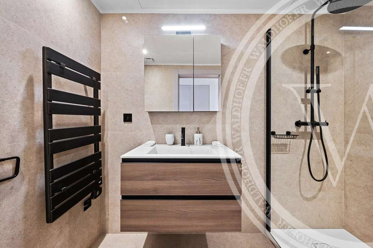 Prestigieux appartement rénové de 3 chambres avec vue panoramique sur la mer - à quelques pas de Monaco - photo 9