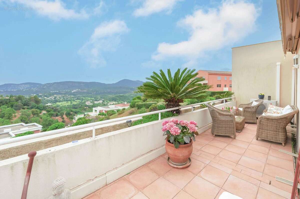 EXCLUSIVITÉ - Mandelieu - Grand Duc - Appartement au dernier étage avec terrasse d'angle de 41m² et vue panoramique - photo 9