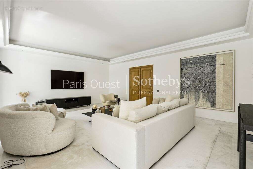 Appartement à NEUILLY-SUR-SEINE