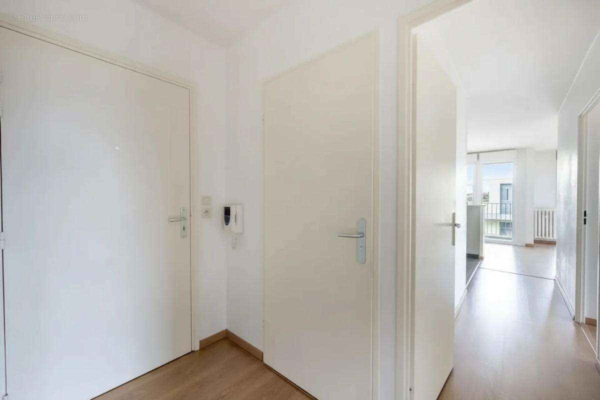 FAMILLE OU INVESTISSEURS Appartement  de 72 m² à Mantes-la-Jolie - photo 10