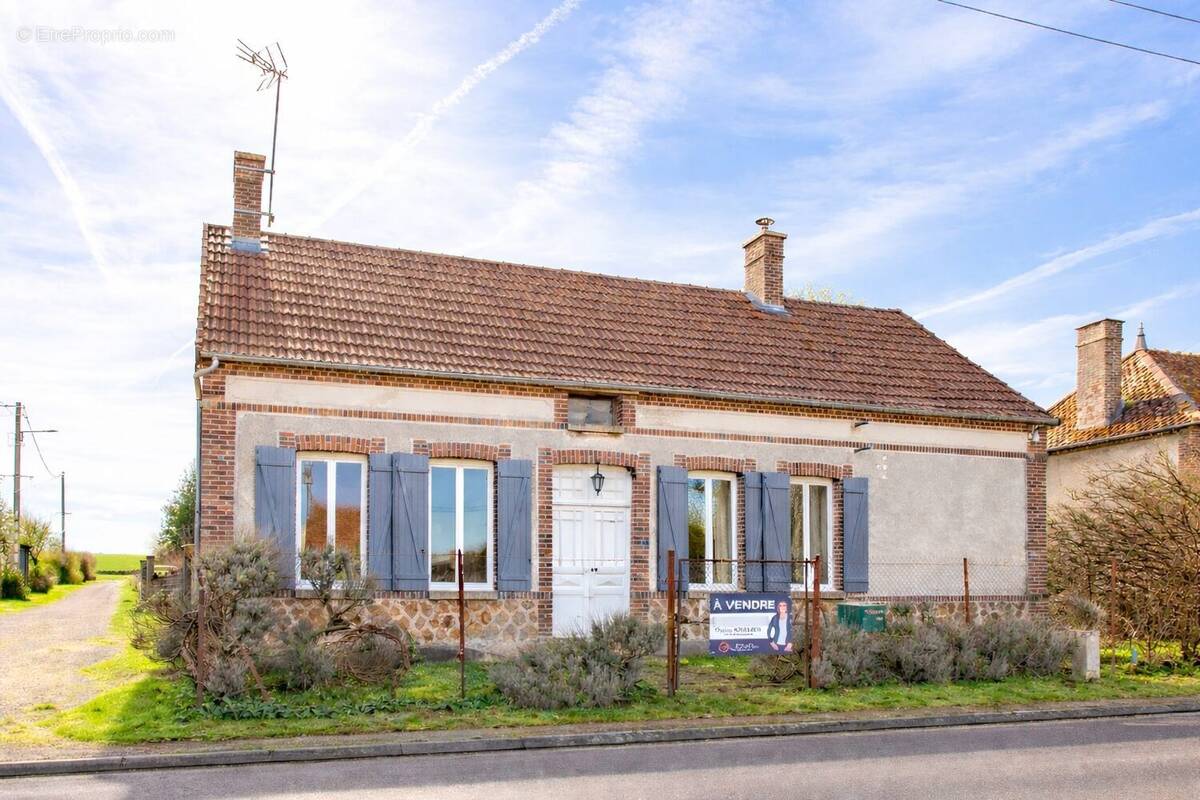 Maison à OSSEY-LES-TROIS-MAISONS