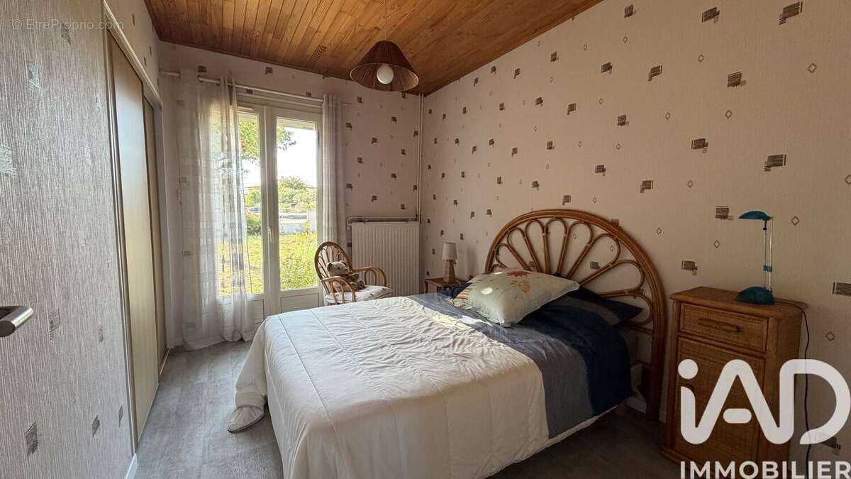 Maison 108 m² à Ambares-Et-Lagrave  - photo 5