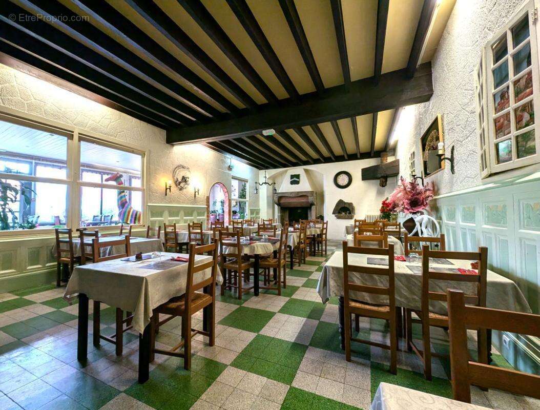 Commerce à SAINT-GERMAIN-LAVAL