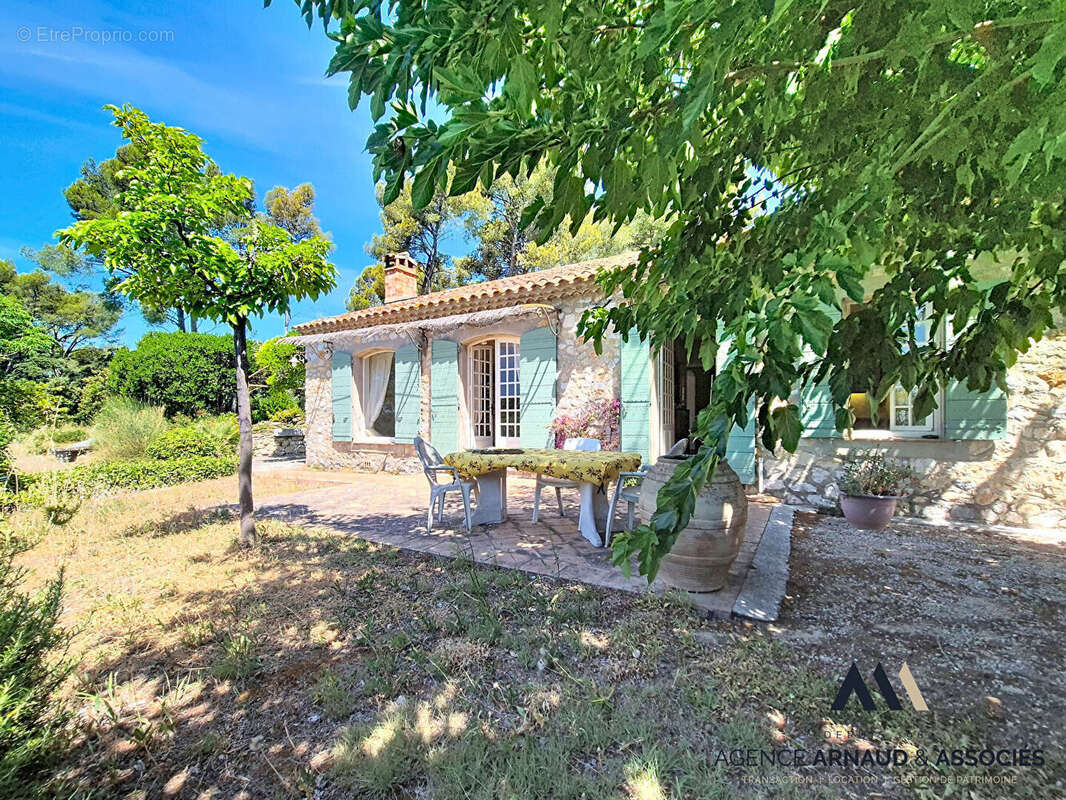 Le Castellet - Authentique bastide provençale en pierre de plain-pied avec vue panoramique - photo 2