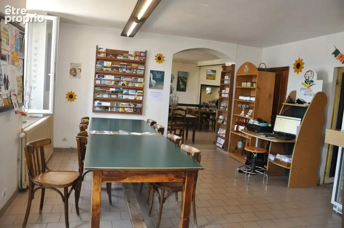 En montagne bourbonnaise, bel ensemble immobilier composé d'un commerce, d'un logement, et d'un fort potentiel - photo 2
