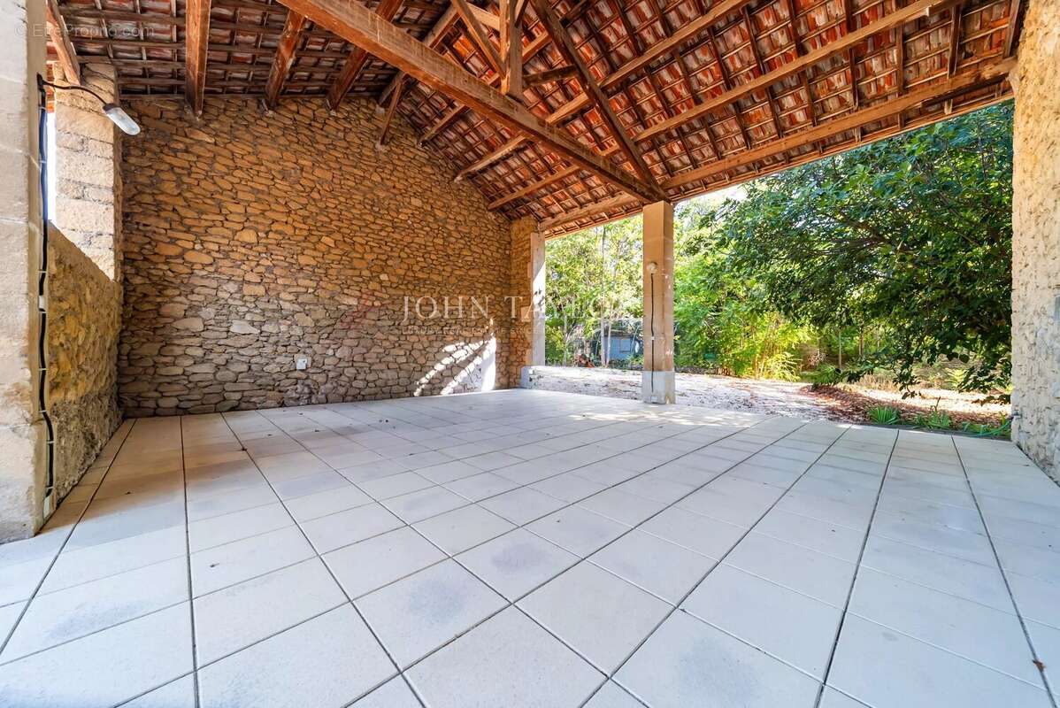 Propriété d'exception aux portes de Lourmarin – Élégant domaine de caractère au cœur du Luberon - photo 5
