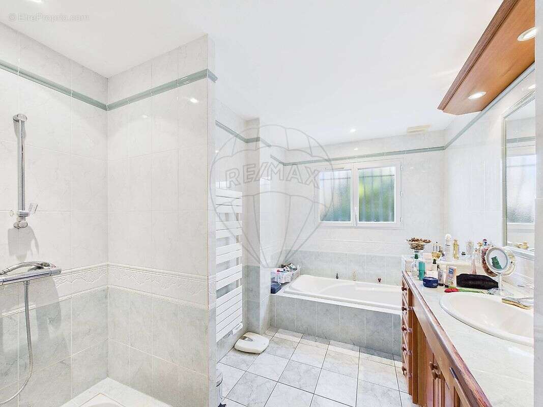 Maison à LES MATHES