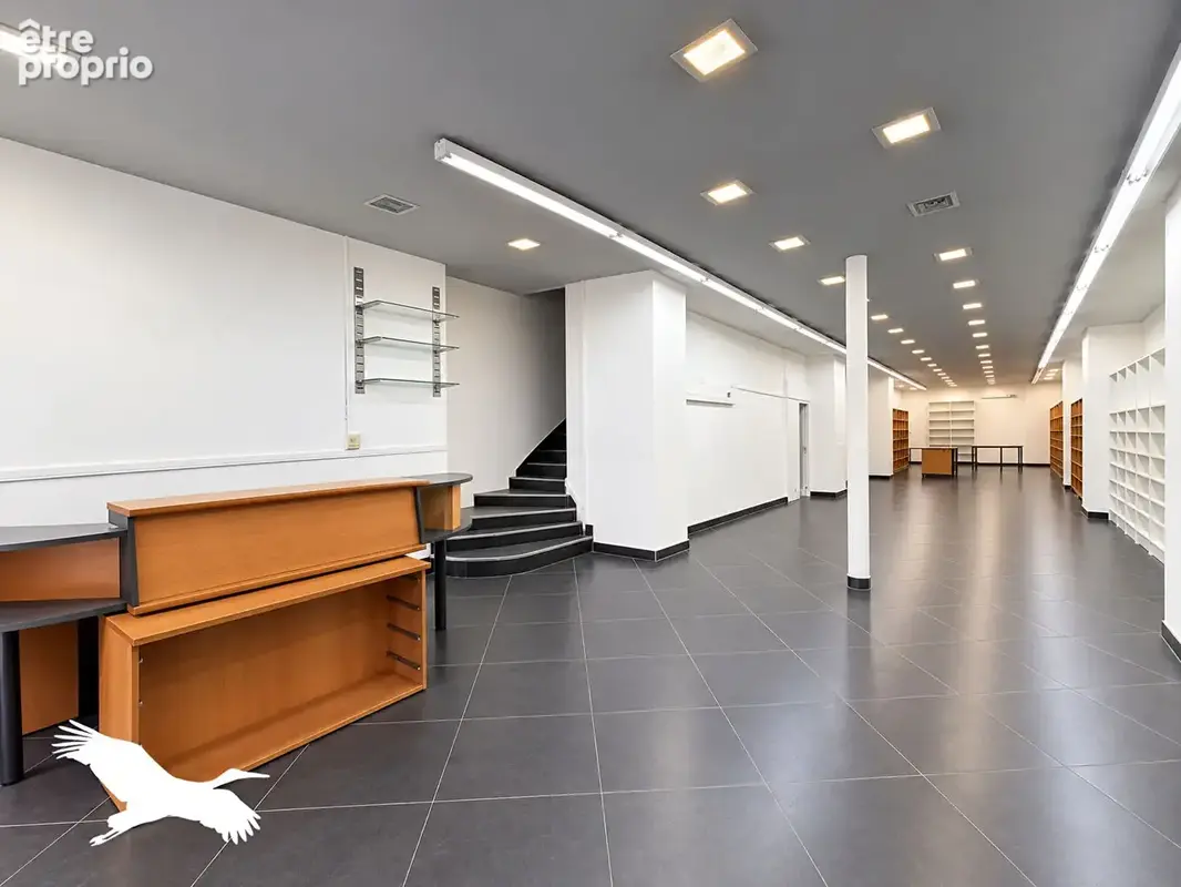 A VENDRE - Marseille 13001, Murs commerciaux de 89m² libre de toutes occupations. - photo 2