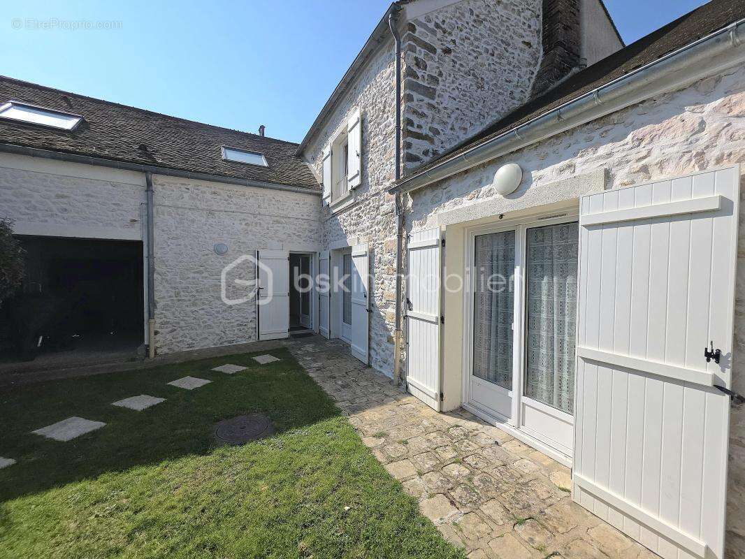 Maison à FERICY