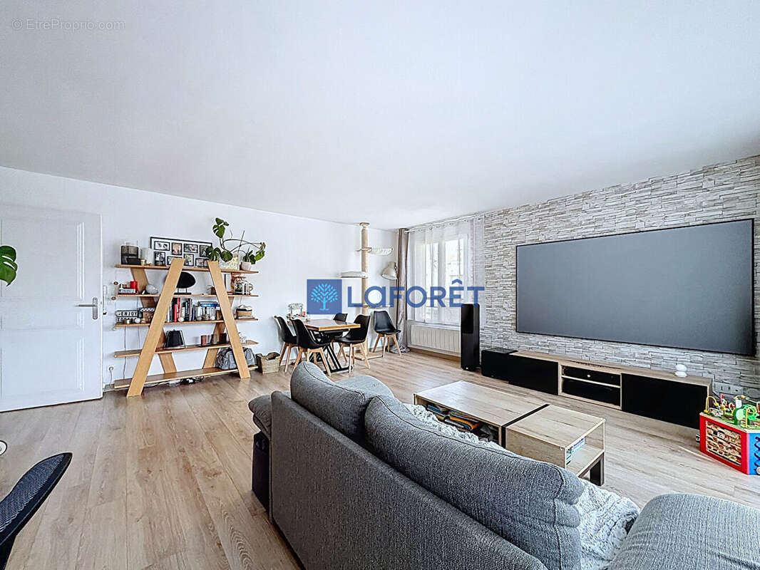 Appartement à MORANGIS