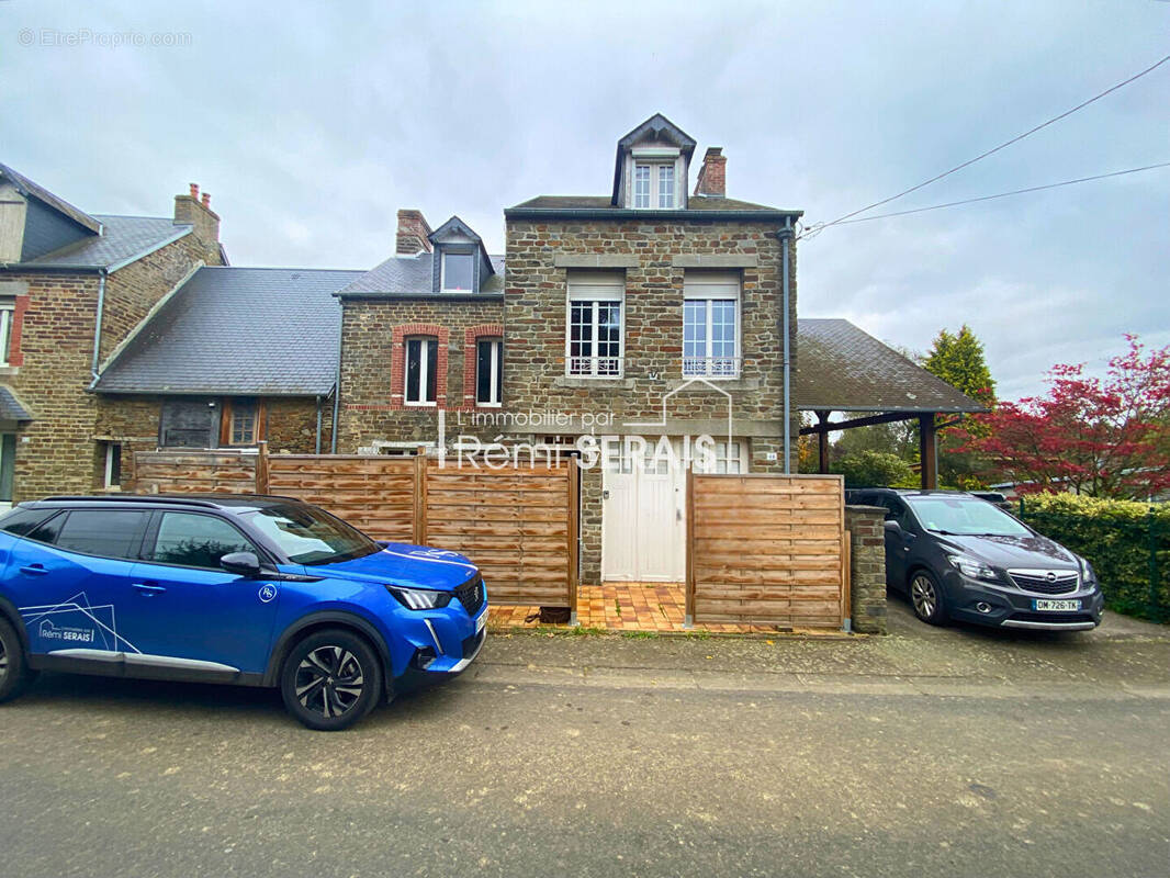 Maison à SAINT-PIERRE-DU-REGARD