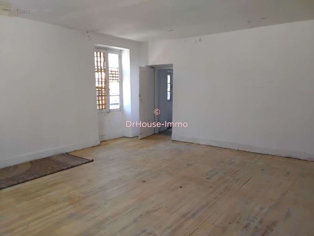 Appartement 420 m² à Villefranche-De-Rouergue  - photo 8