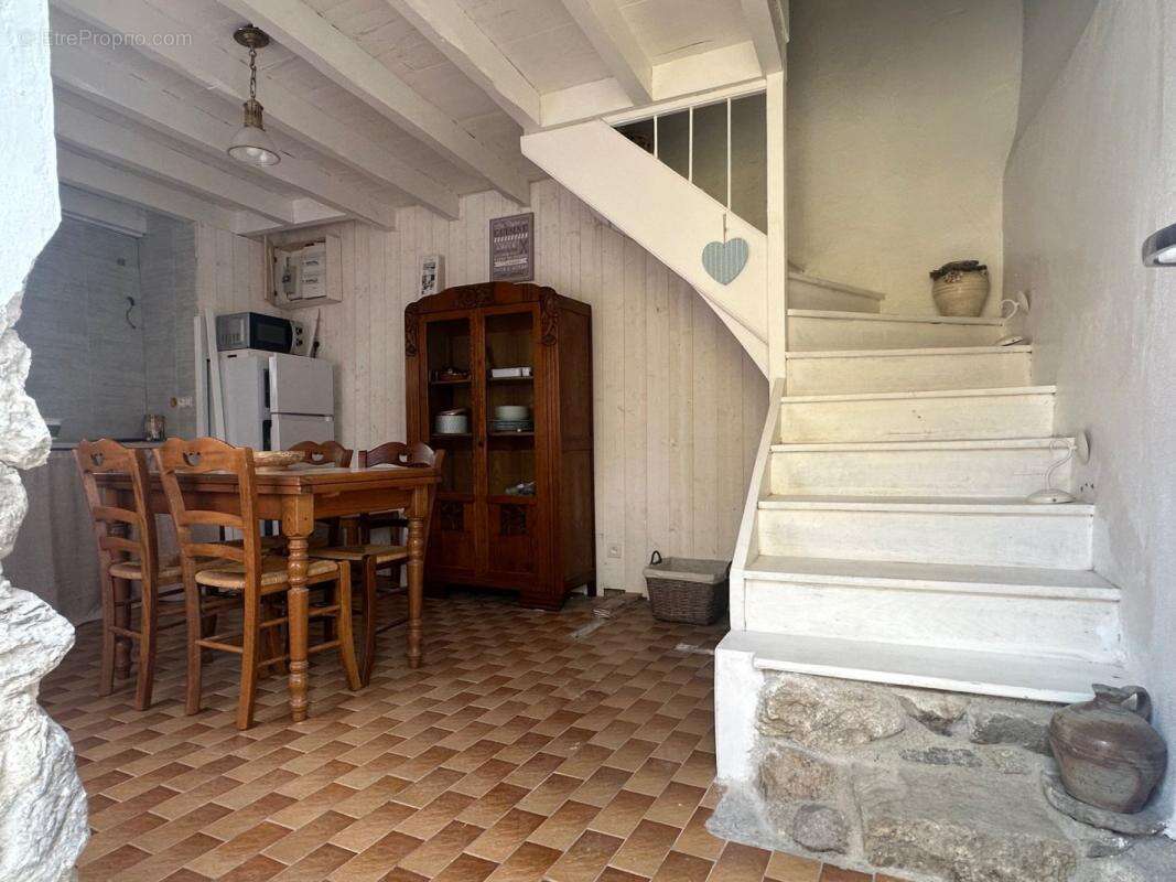 Maison à MERCUS-GARRABET