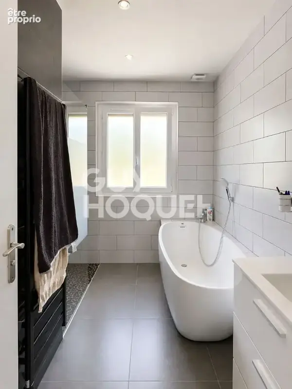 Maison familiale de 7 pièces et 154,84 m² - Aix-les-Bains - Terrain de 1 689 m² - photo 13