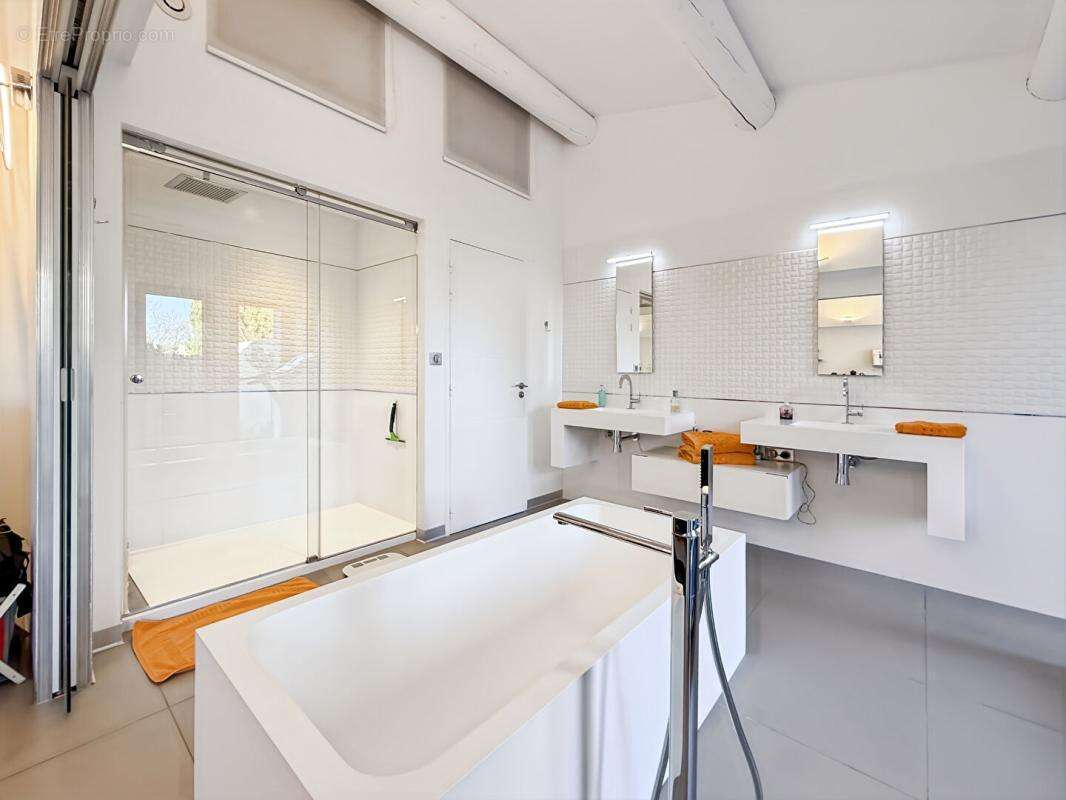 Maison à MAUSSANE-LES-ALPILLES