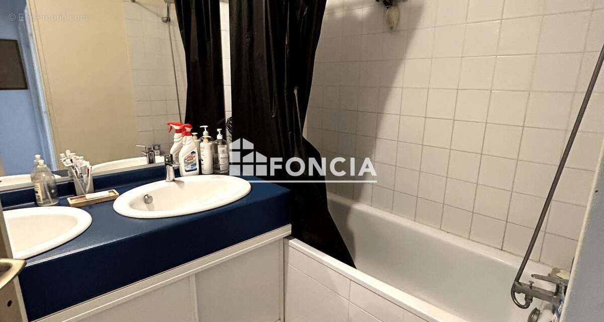 Appartement à MARSEILLE-5E