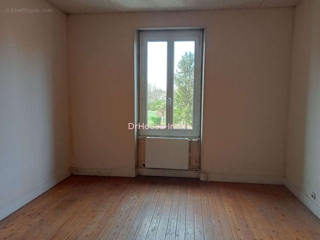 Maison à GY-LES-NONAINS